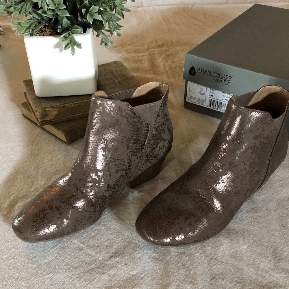 💥 Adam Tucker Metallic booties